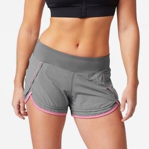 Hylete Iris Scallop lined short cool gray blush pink size small